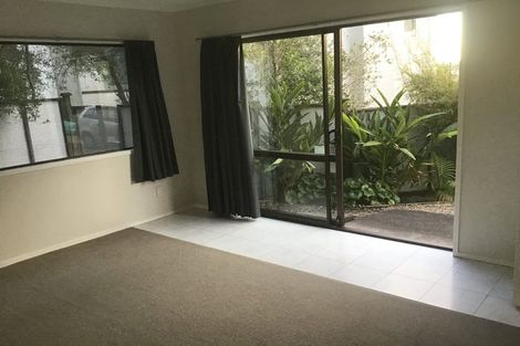 Photo of property in 25 Tobruk Crescent, Milford, Auckland, 0620
