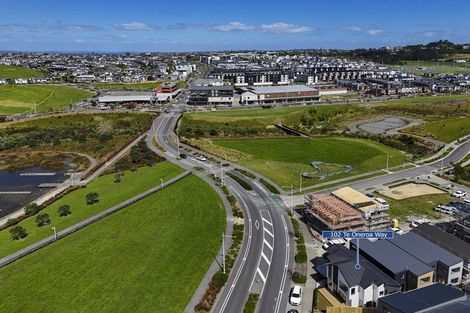 Photo of property in 102 Te Oneroa Way, Long Bay, Auckland, 0630