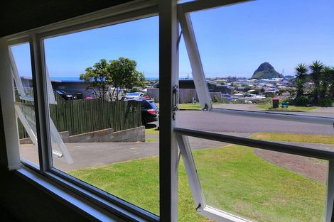 Photo of property in 32 Crownhill Street, Spotswood, New Plymouth, 4310