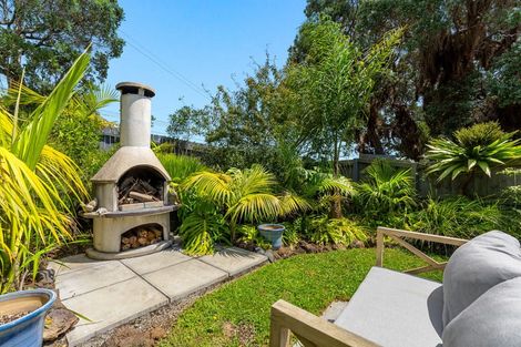 Photo of property in 1/73 Birkdale Road, Birkdale, Auckland, 0626