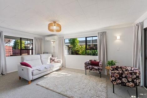 Photo of property in 56a Rewarewa Crescent, Waikanae, 5036