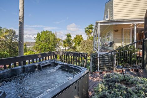 Photo of property in 12 Regia Close, Half Moon Bay, Auckland, 2012