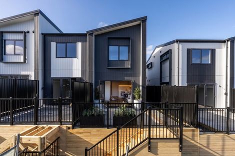 Photo of property in 2/4 Ngaroma House Drive, Hobsonville, Auckland, 0616