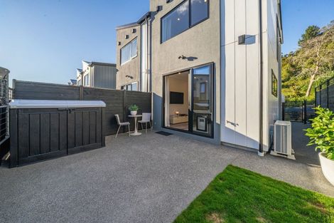 Photo of property in 18 Joseph Bolton Crescent, Wallaceville, Upper Hutt, 5018