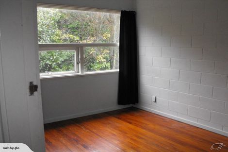 Photo of property in 23f6 Collins Avenue, Tawa, Wellington, 5028