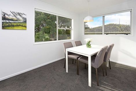 Photo of property in 16 Temuri Place, Glendene, Auckland, 0602