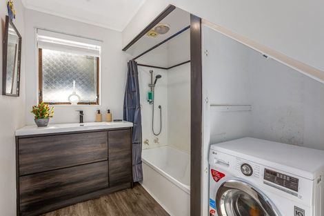 Photo of property in 14 Staysail Place, Whitby, Porirua, 5024