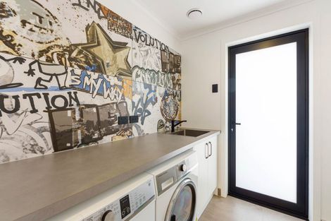 Photo of property in 5 Morepork Drive, Waikanae, 5036