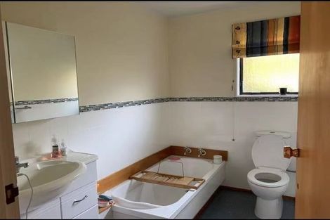 Photo of property in 75 Omapere Street, Whitby, Porirua, 5024