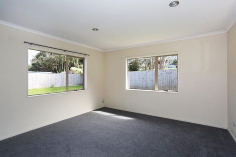 Photo of property in 12 Puketi Lane, Waiuku, 2123