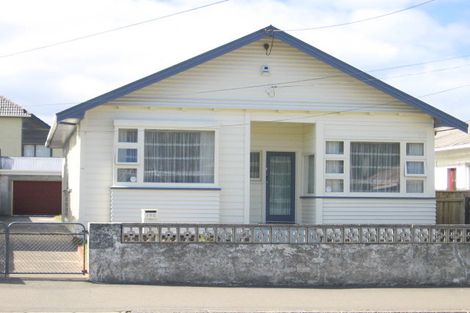 Photo of property in 195 Onepu Road, Lyall Bay, Wellington, 6022