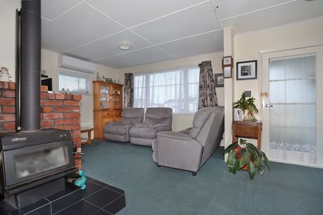 Photo of property in 25 Ngahina Street, Marton, 4710