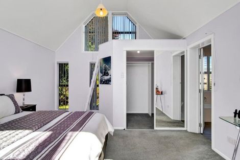 Photo of property in 9 Kennedy Place, Merrilands, New Plymouth, 4312