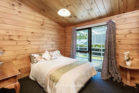 Photo of property in 2/23 Roband Crescent, Brown Owl, Upper Hutt, 5018