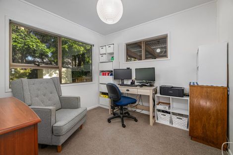 Photo of property in 9 Dundas Place, Henderson, Auckland, 0612