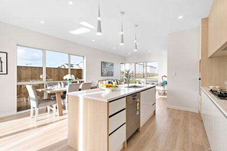 Photo of property in 16 Toanui Road, Hobsonville, Auckland, 0616