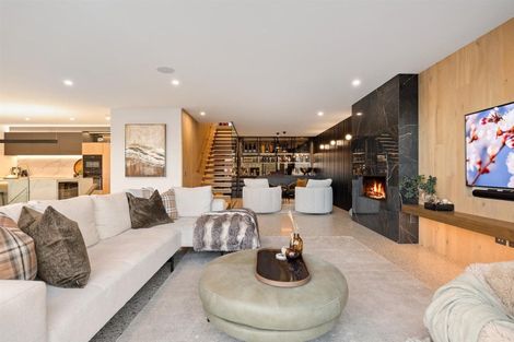 Photo of property in 10 Limerick Lane, Queenstown, 9300