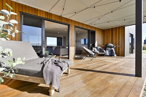 Photo of property in 69a Pirau Road, Fernhill, Napier, 4183