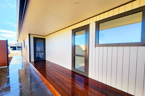 Photo of property in 5 Thorn Place, Levin, 5510