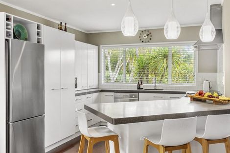 Photo of property in 26 Coromandel Crescent, Mairangi Bay, Auckland, 0630