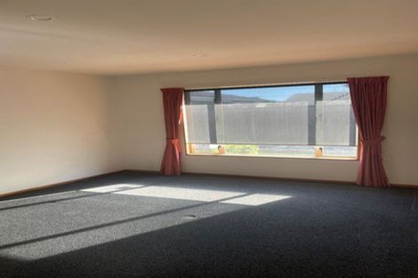 Photo of property in 2/61 Waimairi Road, Upper Riccarton, Christchurch, 8041