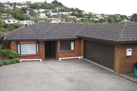 Photo of property in 15u6 Glanmire Road, Newlands, Wellington, 6037