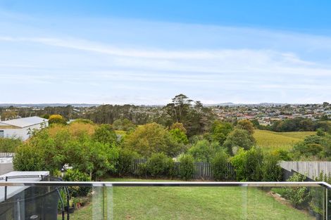 Photo of property in 85c Lake Panorama Drive, Henderson Valley, Auckland, 0614