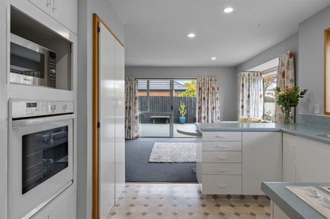 Photo of property in 15 Showgate Avenue, Sockburn, Christchurch, 8042