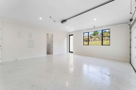 Photo of property in 16 Mcmenamin Place, Fairview Heights, Auckland, 0632