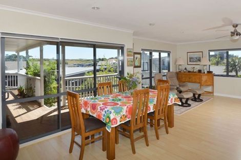 Photo of property in 8 Kihi Place, Ruakaka, 0116