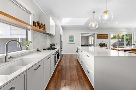 Photo of property in 30 Nobs Line, Strandon, New Plymouth, 4312