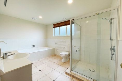 Photo of property in 27 Warman Road, Okura, Auckland, 0792