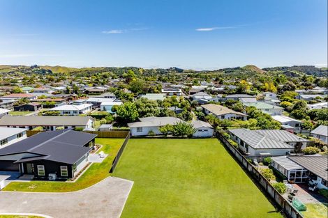 Photo of property in 25 George Yee Place, Taradale, 4112