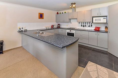 Photo of property in 6 Lime Crescent, Papakura, 2110