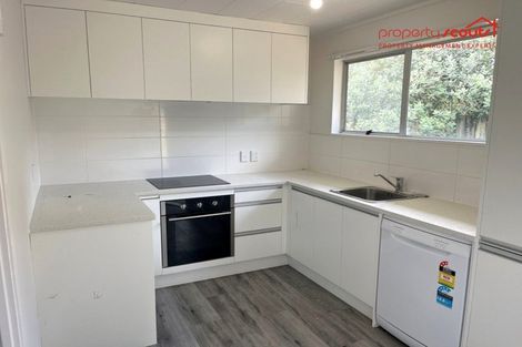 Photo of property in 4 Garton Drive, Massey, Auckland, 0614
