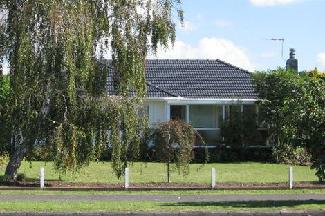 Photo of property in 65 Beach Road, Te Atatu Peninsula, Auckland, 0610