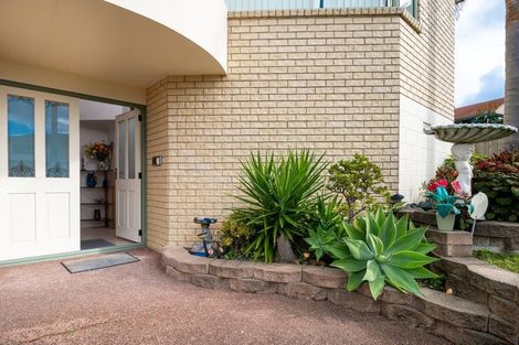 Photo of property in 28 San Bernadino Drive, Henderson, Auckland, 0612