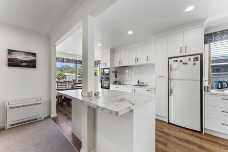 Photo of property in 19 Galway Avenue, Hokowhitu, Palmerston North, 4410