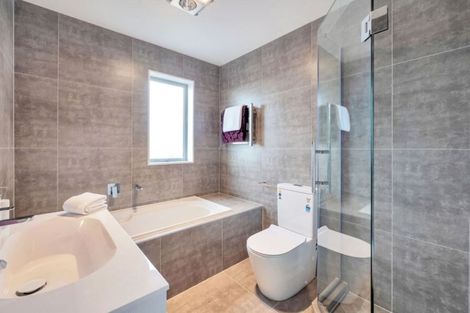 Photo of property in 4 Lagonda Rise, Oteha, Auckland, 0632