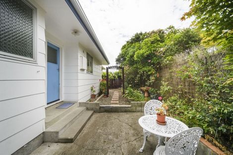 Photo of property in 5 Hillcrest Drive, Kelvin Grove, Palmerston North, 4414