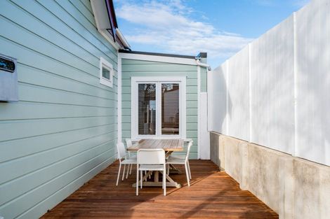 Photo of property in 143 Kenmure Road, Kenmure, Dunedin, 9011