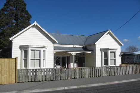 Photo of property in 16 Tyne Street, Carterton, 5713