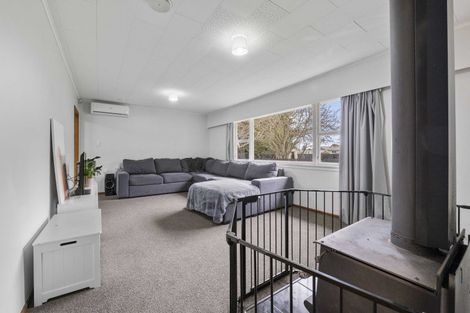 Photo of property in 8 Fyson Place, Hawera, 4610