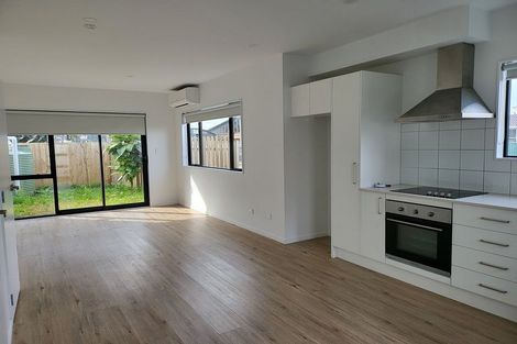 Photo of property in 1 Eileen Newey Place, Henderson, Auckland, 0612
