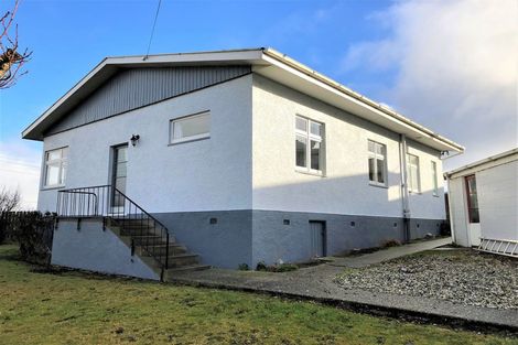 Photo of property in 1 Mcneil Street, Balclutha, 9230