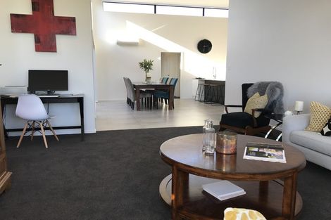 Photo of property in 17 Lieutenant Lane, Papakura, 2110