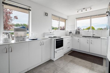 Photo of property in 57 Sarabande Avenue, Redwood, Christchurch, 8051