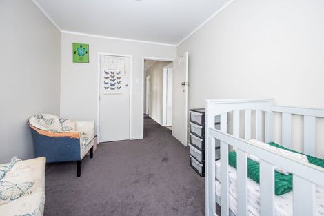 Photo of property in 14a Cliff View Drive, Green Bay, Auckland, 0604