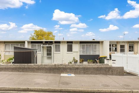 Photo of property in 6b Davies Lane, New Plymouth, 4310