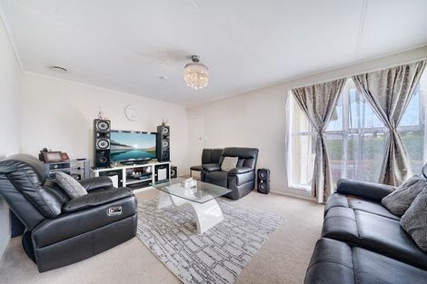 Photo of property in 90 Tennessee Avenue, Mangere East, Auckland, 2024